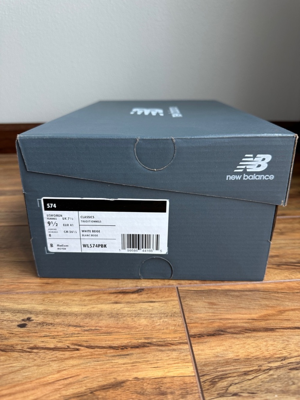 New Balance 574 Women's Beige/Taupe Cream Calcium Classic Croc Sneaker size 9.5 - Picture 9 of 9
